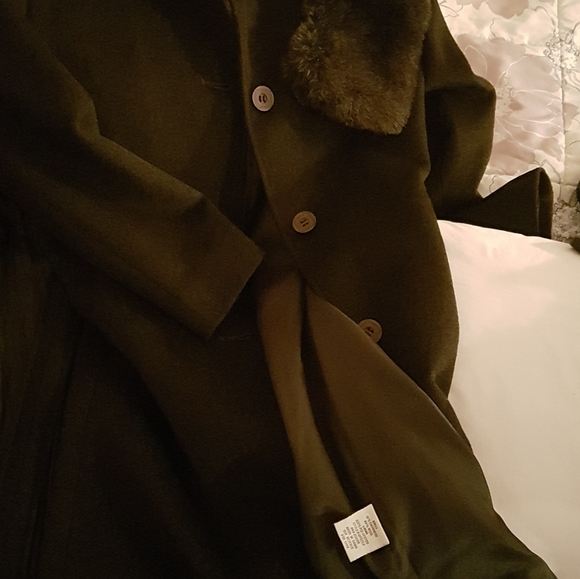 Straight Line 20% Casmere and 80% Wool - Picture 2 of 5